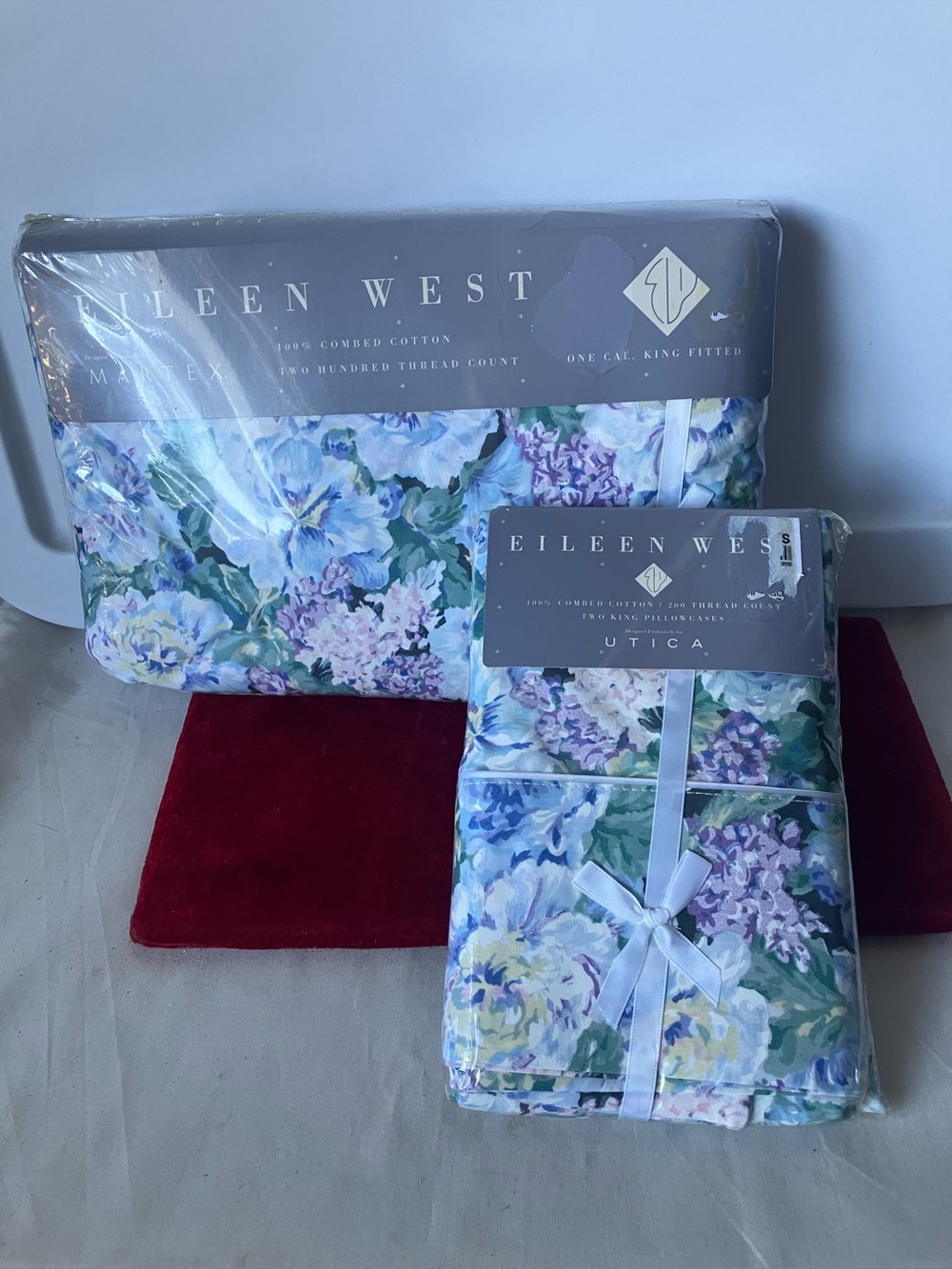 NWT Eileen West Delphinium II Utica Cal King Fitted Sheet King Pillowcases Set.
